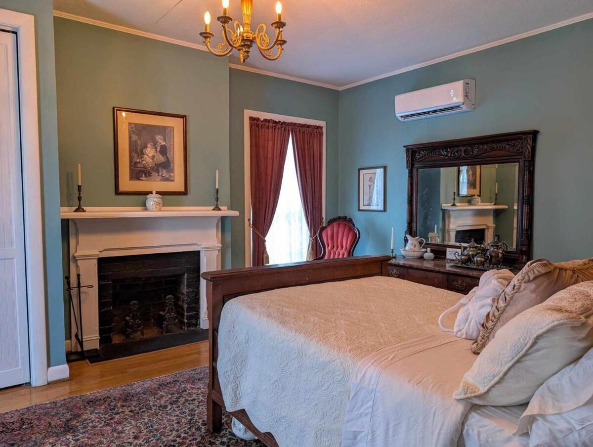 Downtown Historic Home, Easy Walk From State Street Bristol Kültér fotó