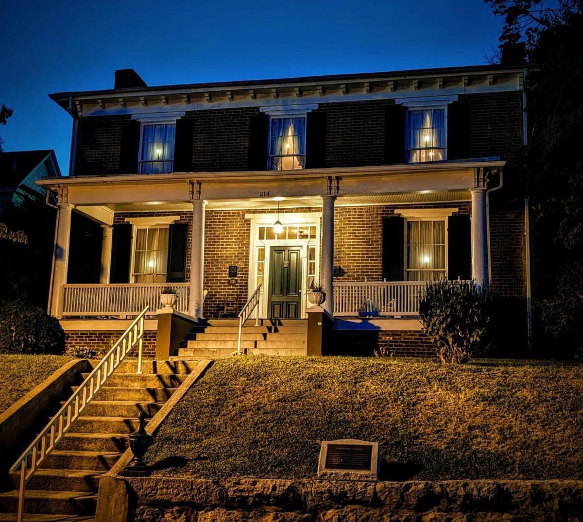 Downtown Historic Home, Easy Walk From State Street Bristol Kültér fotó
